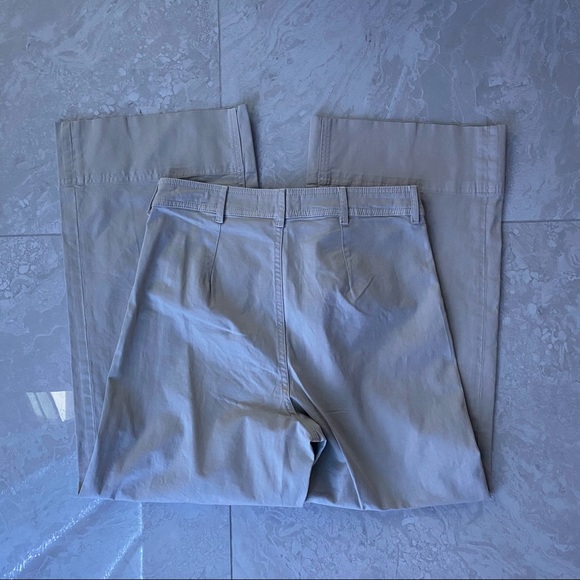 Everlane Wide-Leg Crop Chino - Picture 9 of 11